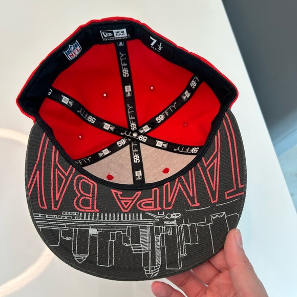 Tampa Bay Buccaneers hat - Picture 2 of 5